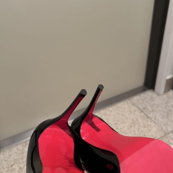 Christian Louboutin Patent Pointed toe Pumps - Picture 13 of 14
